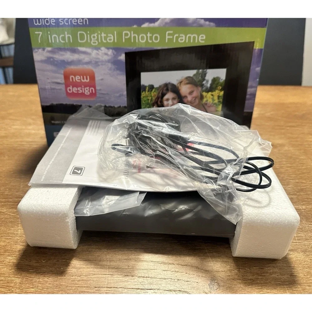 New Sungale 7 inch Digital Desk Photo Frame CA705 Wide Screen